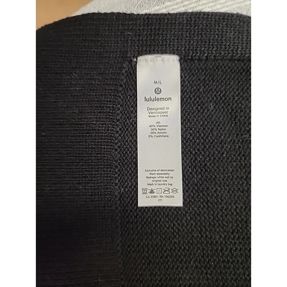 Lululemon M/L Black Opened Up Hooded Poncho Long Version LNC!